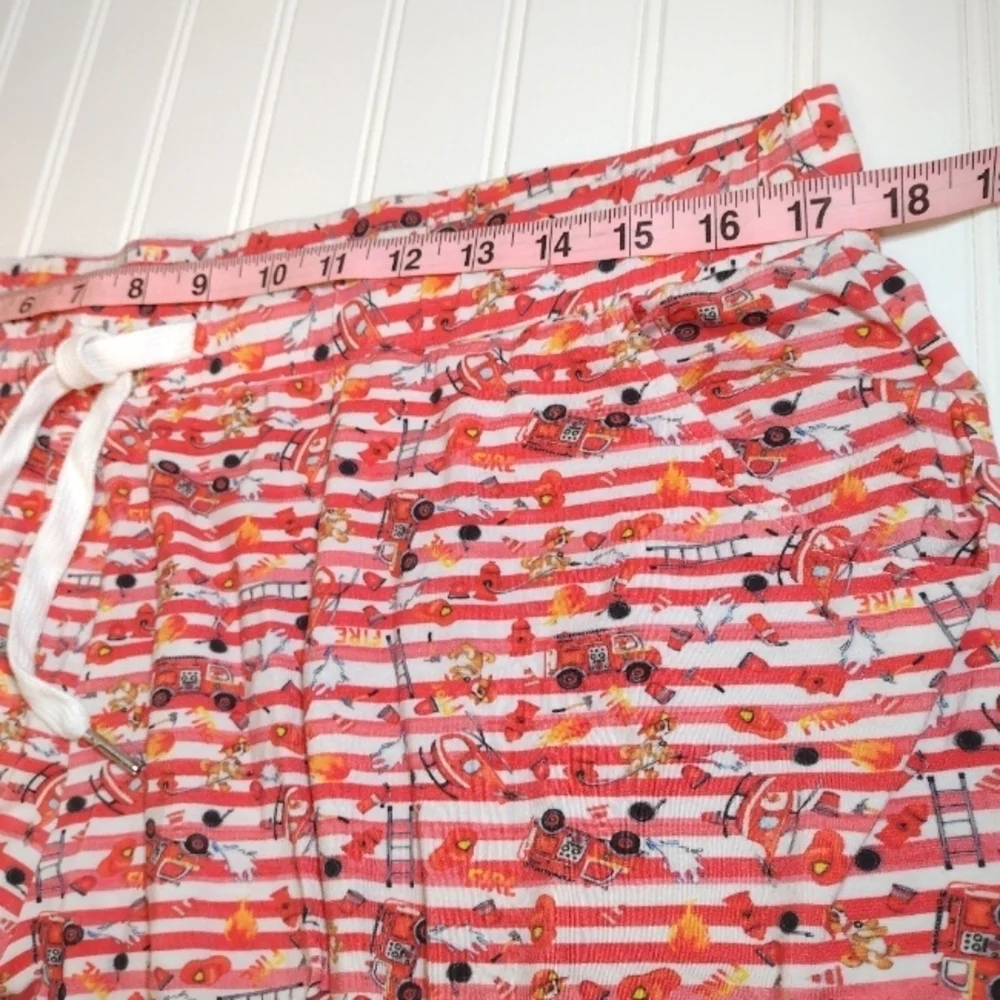 Little Dudes and Darlings women's house pants size ((3XL)